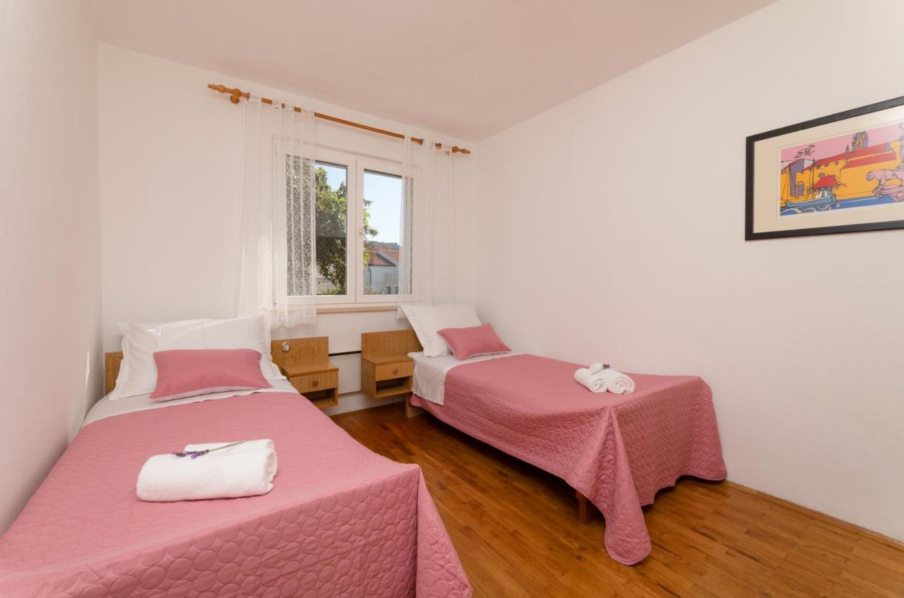 Apartment Nona - Center, 150 Meters From The Supetar
